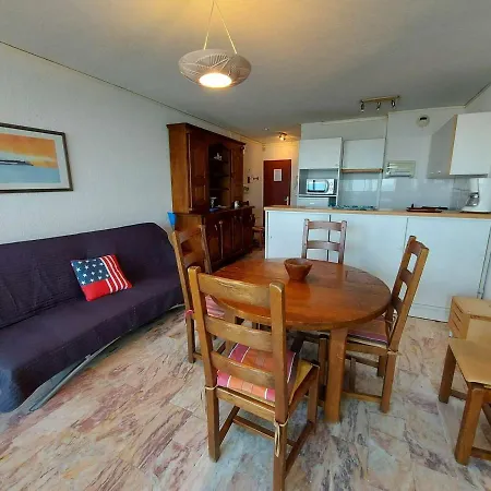 2 Pieces Avec Terrasse En Front De A Louer - Fr-1-423-181 Apartamento